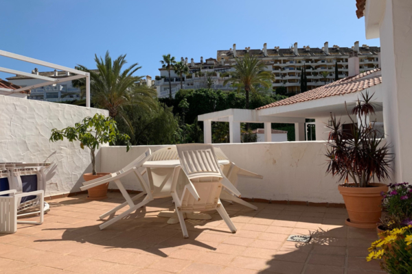 2 Bedroom, 2 Bathroom Penthouse For Sale in Nueva Andalucia